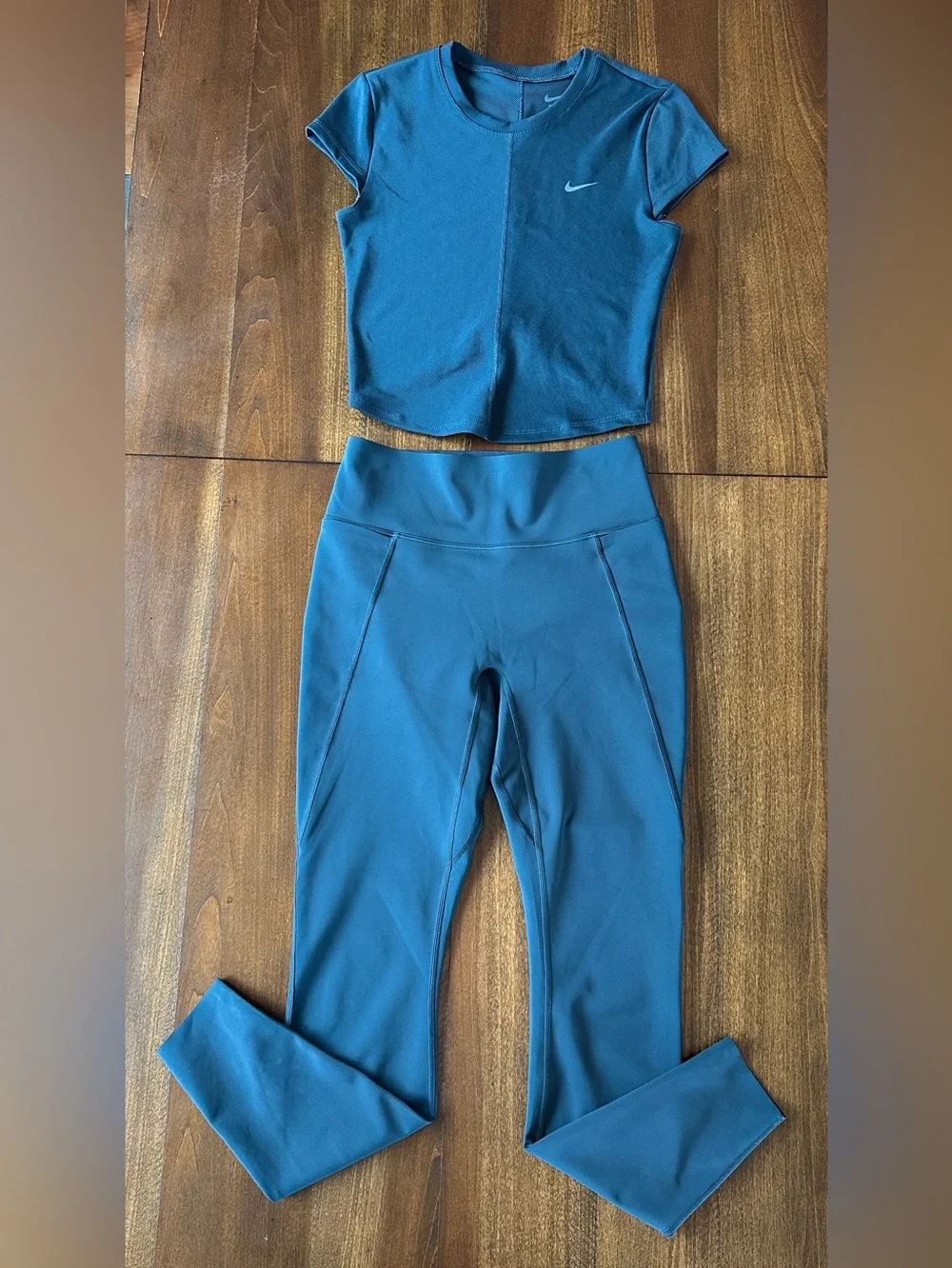 Nike Women’s Workout Set Size Small Teal Blue